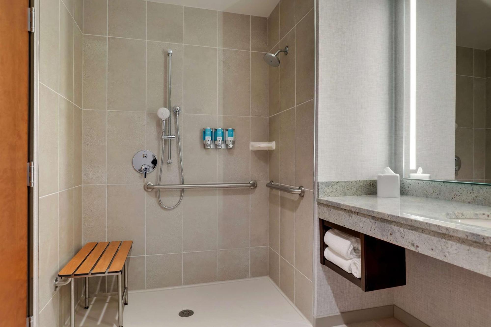 Drury Plaza Hotel Cincinnati フローレンス エクステリア 写真